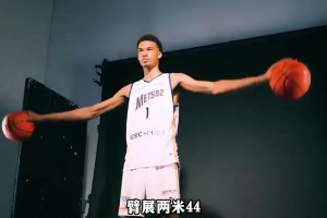 施罗德上场时，骑士被尼克斯打一波12-0！徐静雨大骂：老上这个纯废物干啥啊